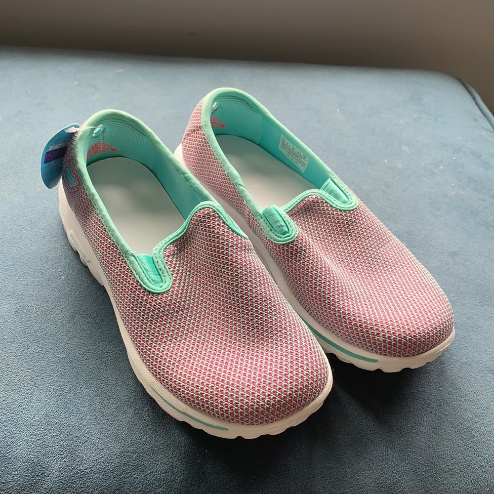 SKECHERS MEMORY FOAM